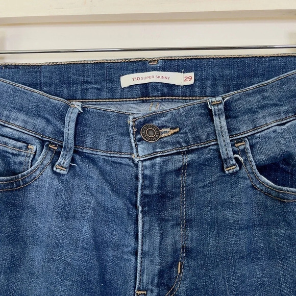 Levi's 710 Super Skinny  Medium Wash Jeans - Picture 5 of 10